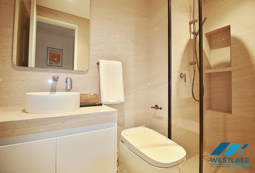 Cho Thuê Căn Hộ Hiện Đại 2 Phòng Ngủ, Ban Công View Hồ, Thoáng Mát Tại Tây Hồ, Hà Nội.