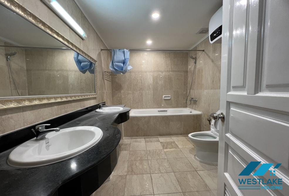 A nice apartment for rent in P building, Ciputra, Tay Ho, Ha Noi