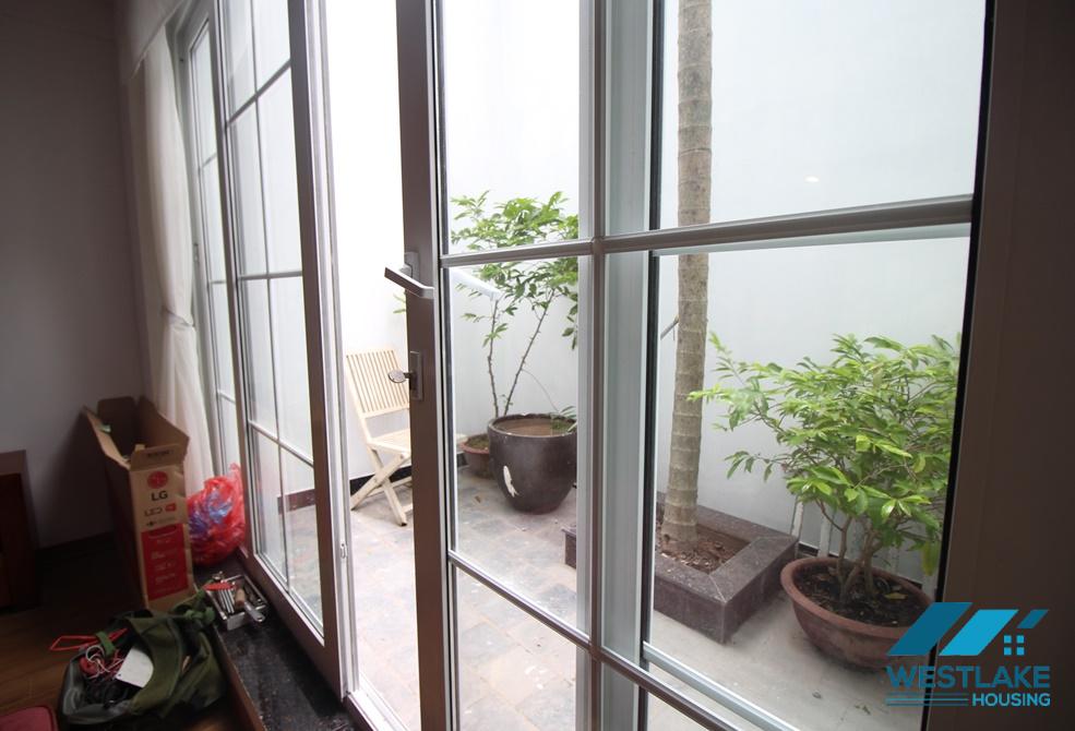 A lovely 2 bedroom groundfloor apartment for rent in Tay Ho, Ha Noi