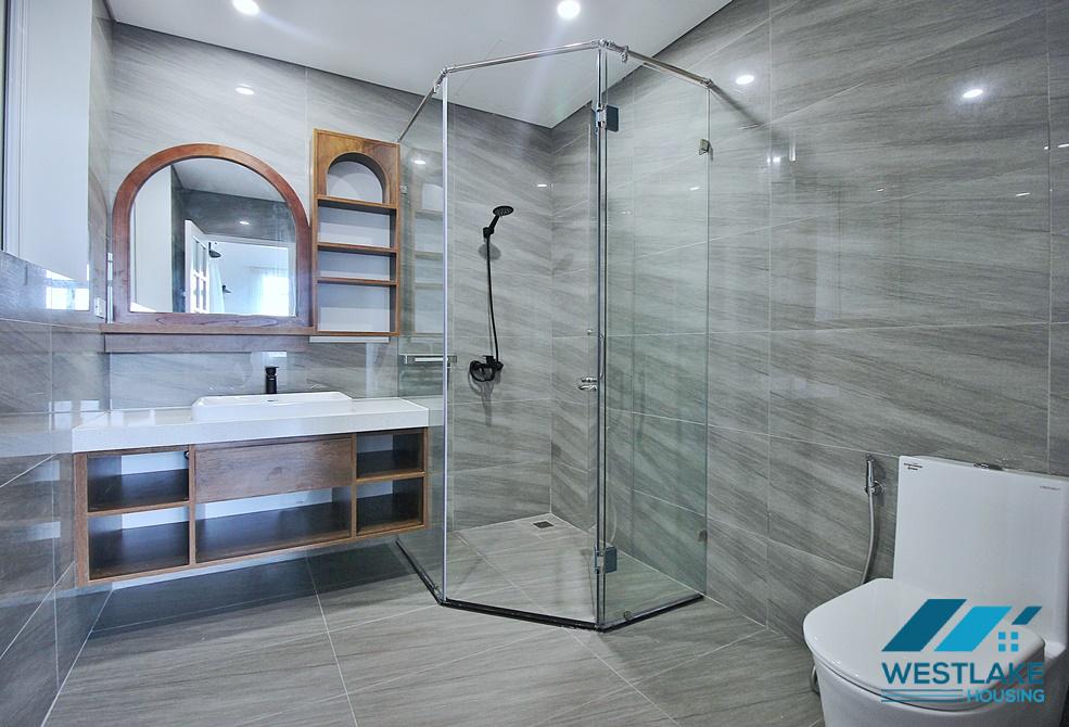 Lake view unfurnished house for rent in Tay Ho, Ha Noi Lake view unfurnished house for rent in Tay Ho, Ha Noi