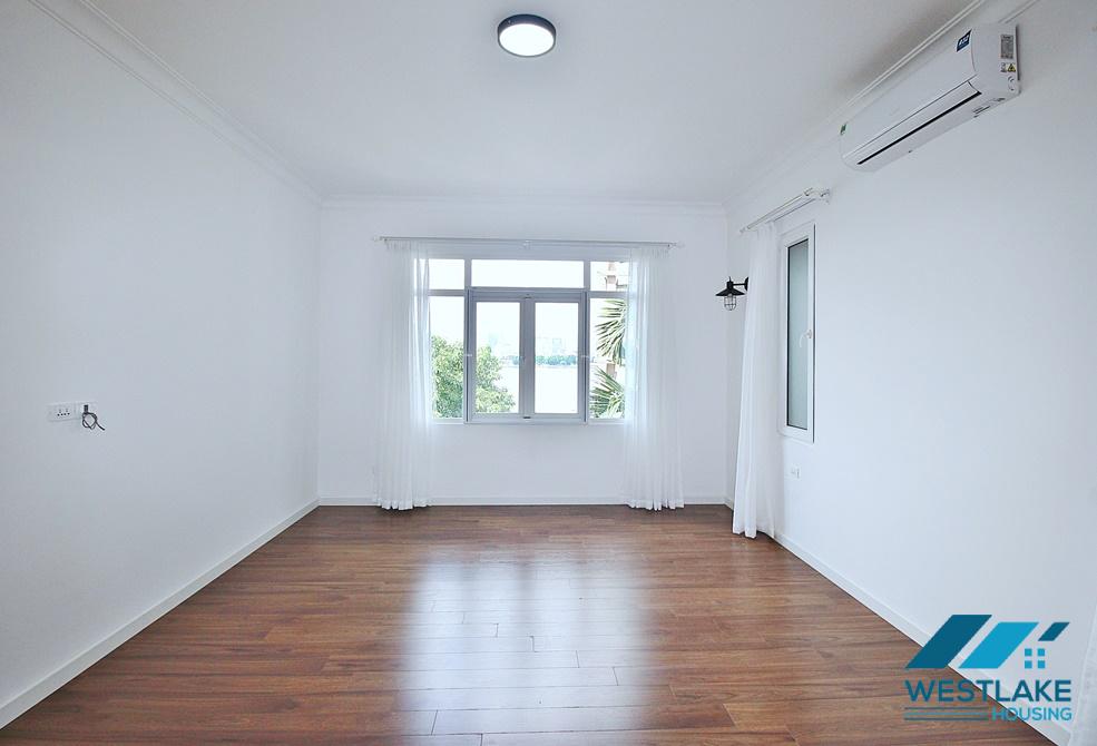 Lake view unfurnished house for rent in Tay Ho, Ha Noi Lake view unfurnished house for rent in Tay Ho, Ha Noi