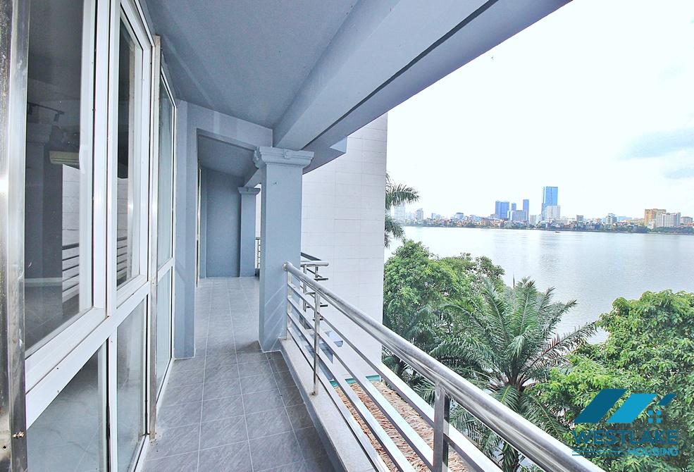 Lake view unfurnished house for rent in Tay Ho, Ha Noi Lake view unfurnished house for rent in Tay Ho, Ha Noi