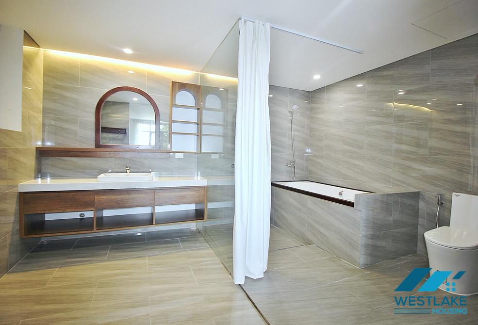 Lake view unfurnished house for rent in Tay Ho, Ha Noi Lake view unfurnished house for rent in Tay Ho, Ha Noi