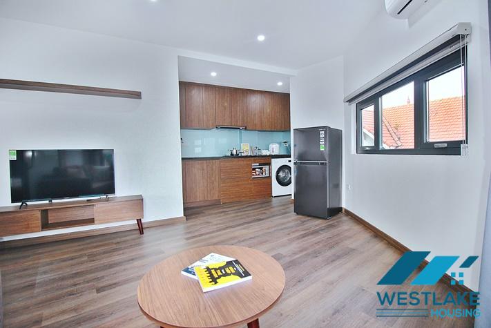 Căn Hộ Một Phòng Ngủ Rộng,Thoáng Sáng View Hồ Cho Thuê Tại Âu Cơ Tây Hồ, Hà Nội