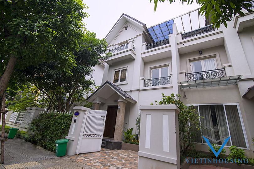 Biệt thự song lập cho thuê tại Anh Đào Vinhome Riverside Long Biên