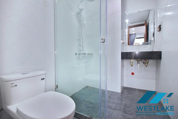 Cho Thuê Căn Hộ Một Phòng Ngủ Mới, Ban Công Thoáng Sáng Tại Âu Cơ Tây Hồ, Hà Nội