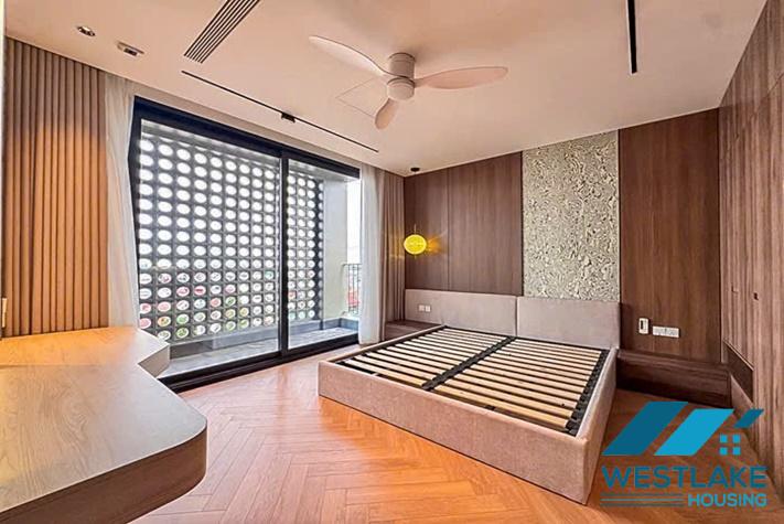 Luxury 2-Bedroom Apartment with Lake View for Rent on Xuan Dieu Street, Tay Ho Ward, Hanoi