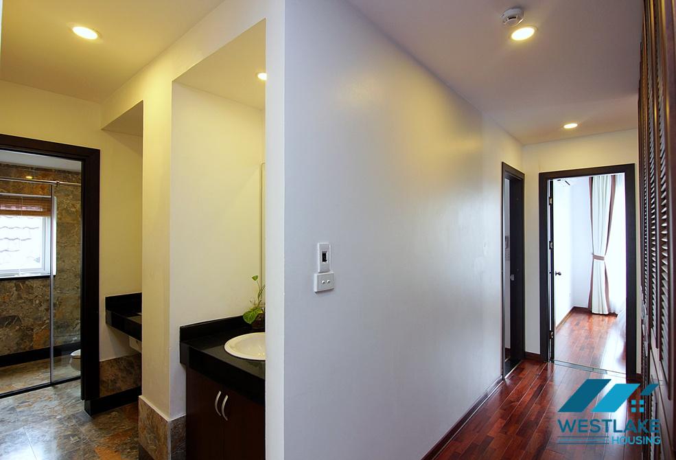 Spectacular 04 bedrooms apartment in Tay Ho, Ha Noi for rent.