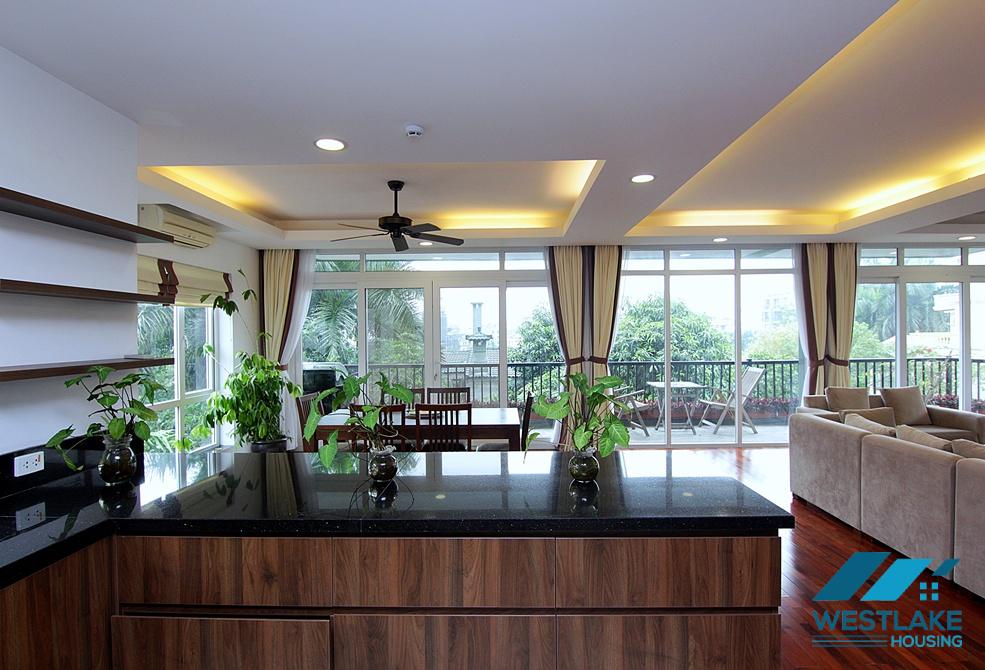 Spectacular 04 bedrooms apartment in Tay Ho, Ha Noi for rent.