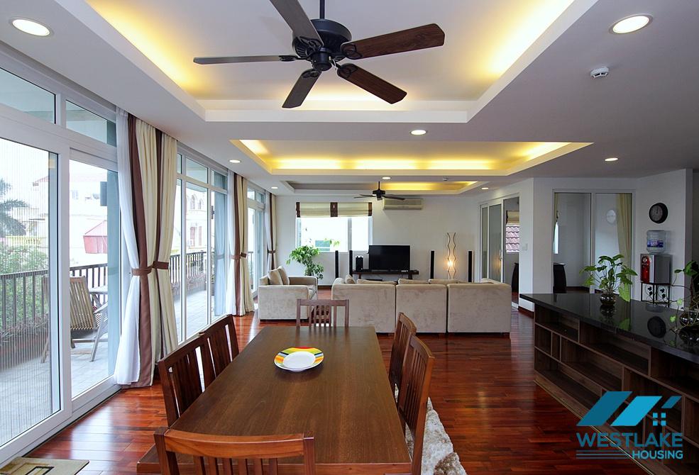Spectacular 04 bedrooms apartment in Tay Ho, Ha Noi for rent.