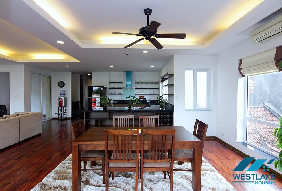 Spectacular 04 bedrooms apartment in Tay Ho, Ha Noi for rent.