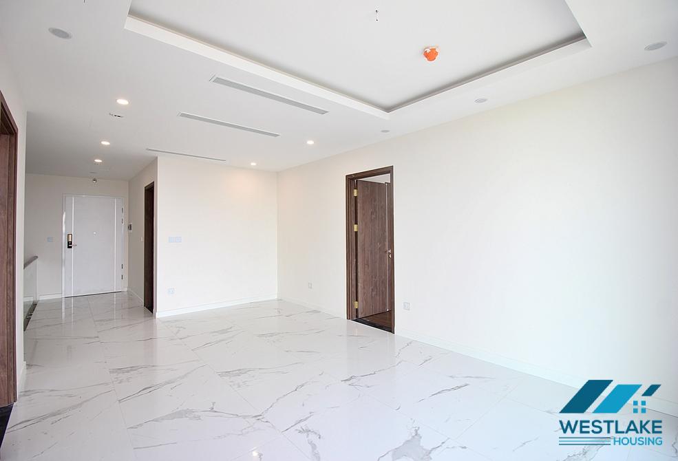 Unfurnished duplex apartment in Sunshine City for rent