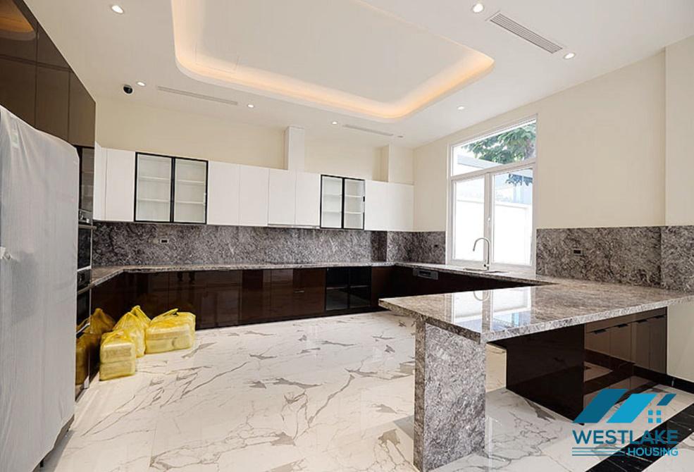 CHO THUÊ BIỆT THỰ CIPUTRA – SÂN VƯỜN RỘNG, MỚI XÂY