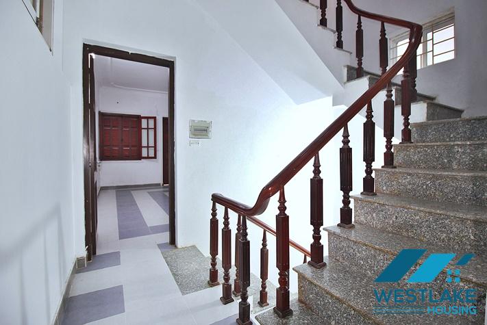 Cho Thuê Nhà 3 Phòng Ngủ Để Ở Hoặc Làm Quán Tại Đường Tô Ngọc Vân, Tây Hồ, Hà Nội. Cho Thuê Nhà 3 Phòng Ngủ Để Ở Hoặc Làm Quán Tại Đường Tô Ngọc Vân, Tây Hồ, Hà Nội.