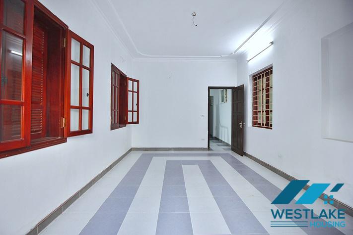 Cho Thuê Nhà 3 Phòng Ngủ Để Ở Hoặc Làm Quán Tại Đường Tô Ngọc Vân, Tây Hồ, Hà Nội. Cho Thuê Nhà 3 Phòng Ngủ Để Ở Hoặc Làm Quán Tại Đường Tô Ngọc Vân, Tây Hồ, Hà Nội.