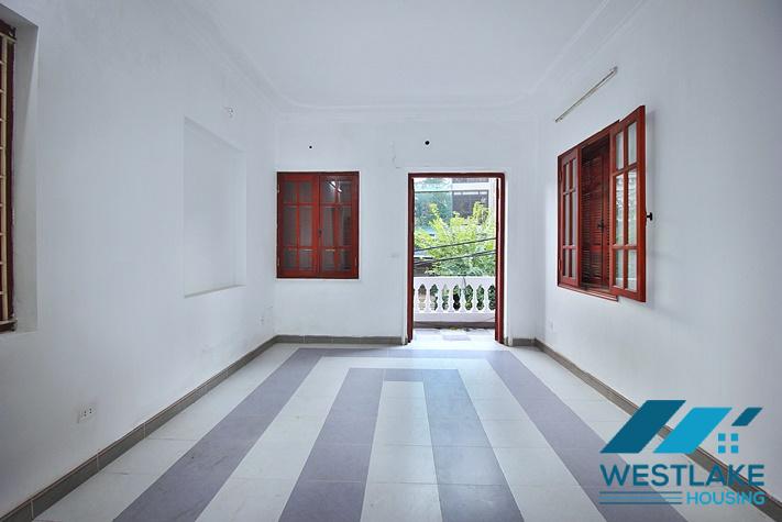 Cho Thuê Nhà 3 Phòng Ngủ Để Ở Hoặc Làm Quán Tại Đường Tô Ngọc Vân, Tây Hồ, Hà Nội. Cho Thuê Nhà 3 Phòng Ngủ Để Ở Hoặc Làm Quán Tại Đường Tô Ngọc Vân, Tây Hồ, Hà Nội.