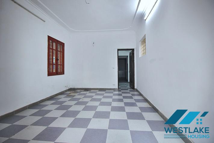 Cho Thuê Nhà 3 Phòng Ngủ Để Ở Hoặc Làm Quán Tại Đường Tô Ngọc Vân, Tây Hồ, Hà Nội. Cho Thuê Nhà 3 Phòng Ngủ Để Ở Hoặc Làm Quán Tại Đường Tô Ngọc Vân, Tây Hồ, Hà Nội.