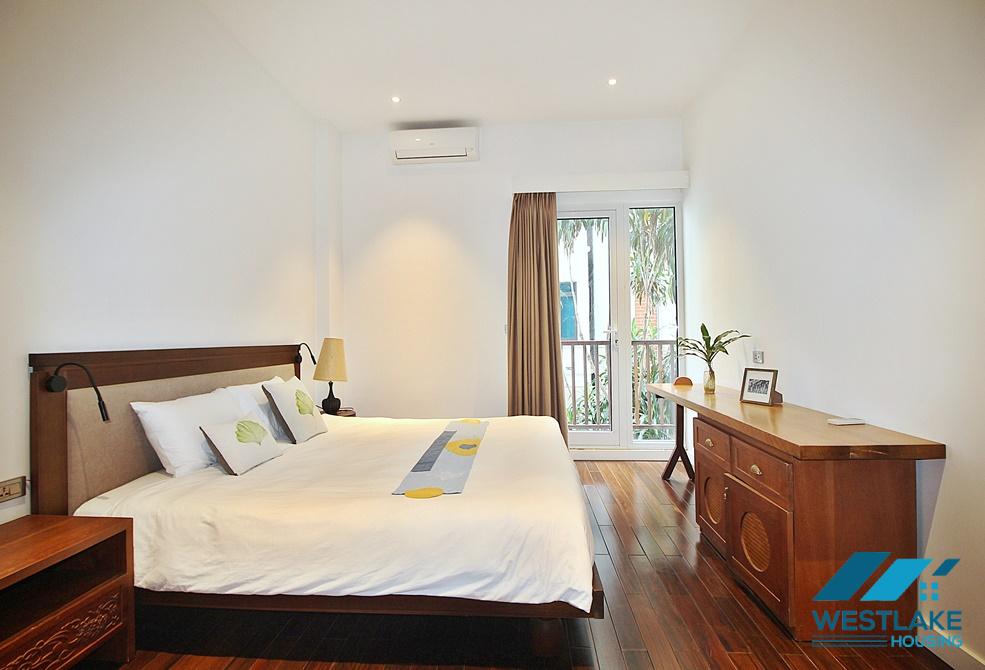 A marvellous 4 bedroom apartment for rent on Dang Thai Mai street, Tay Ho District