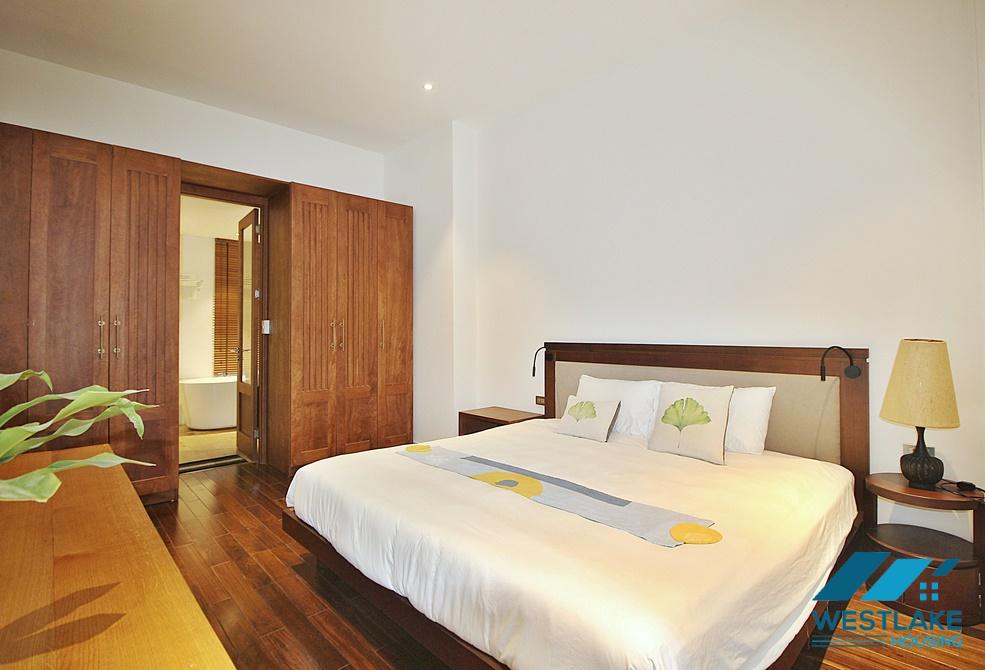 A marvellous 4 bedroom apartment for rent on Dang Thai Mai street, Tay Ho District