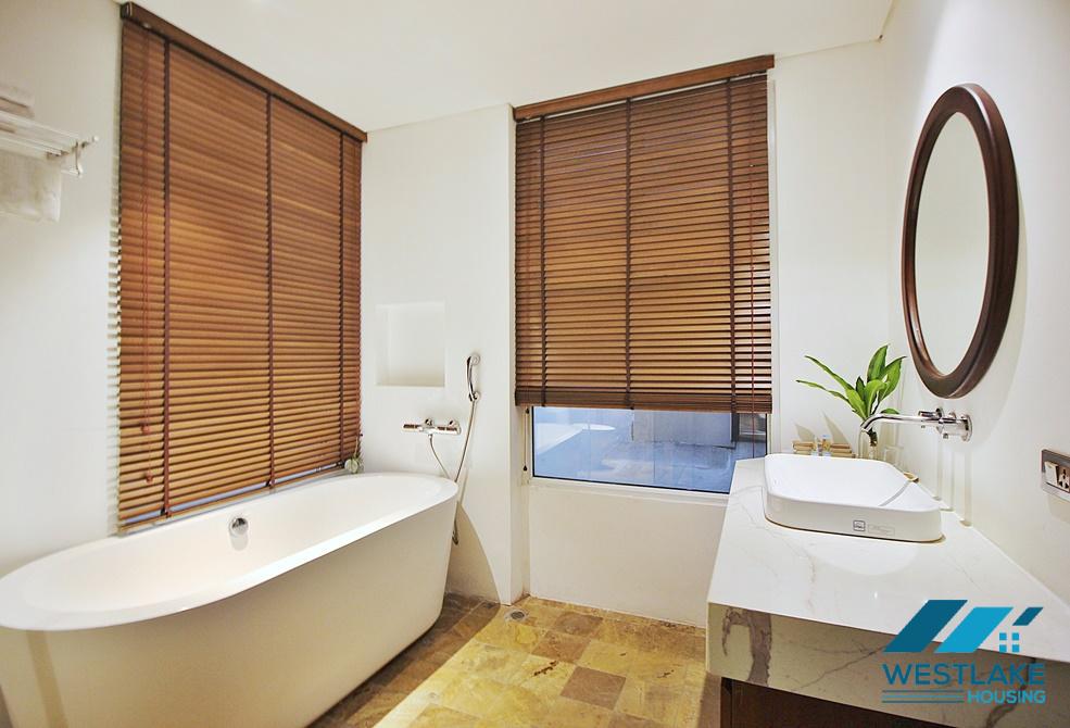 A marvellous 4 bedroom apartment for rent on Dang Thai Mai street, Tay Ho District