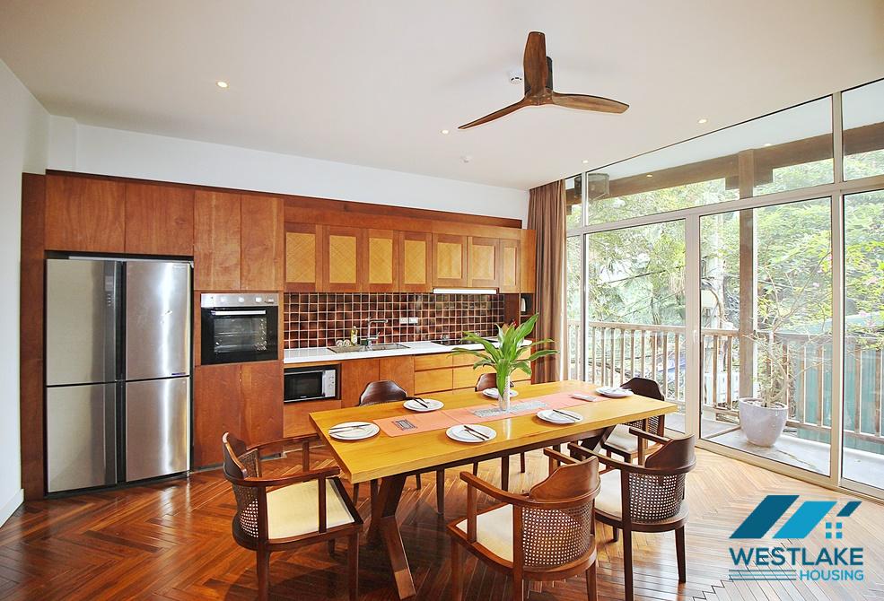 A marvellous 4 bedroom apartment for rent on Dang Thai Mai street, Tay Ho District