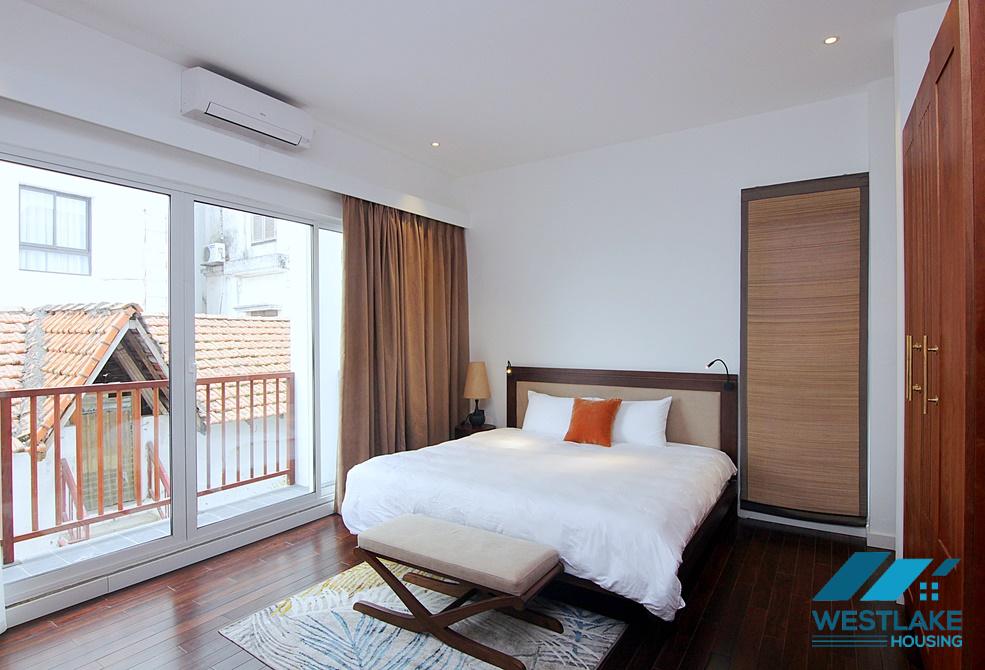 Luxurious 4 beds aparment for rent in Xom Chua, Dang Thai Mai area, Tay Ho