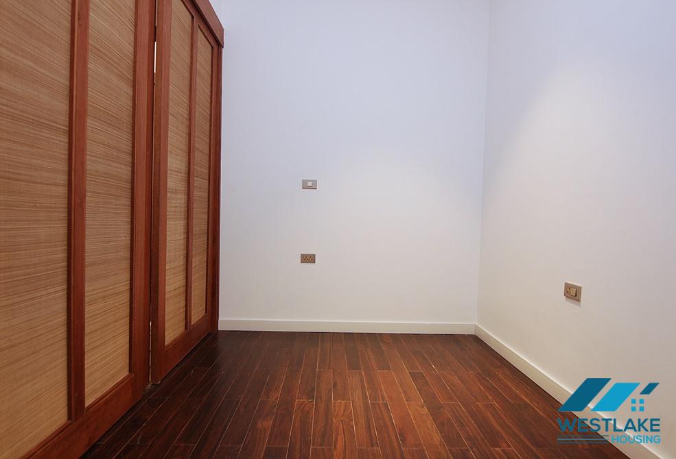 Luxurious 4 beds aparment for rent in Xom Chua, Dang Thai Mai area, Tay Ho