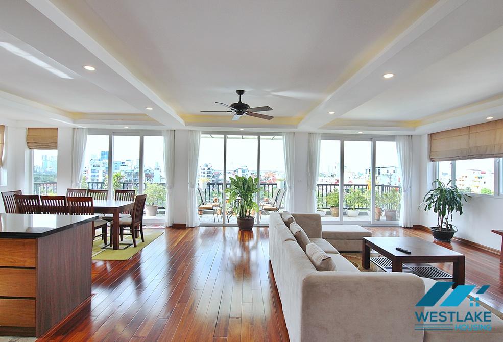 Spacious 04 bedroom apartment on high floor for rent in Tay Ho, Ha Noi