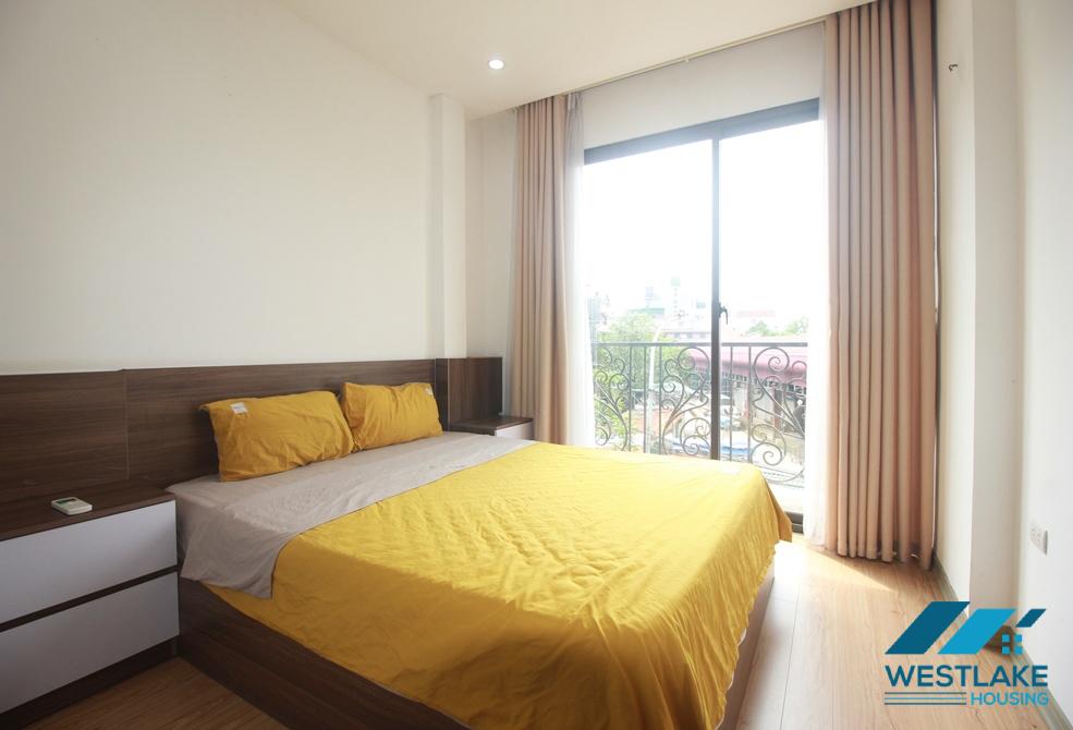 Good price, 2 bedrooms apartment for rent on Au Co area, Hanoi.