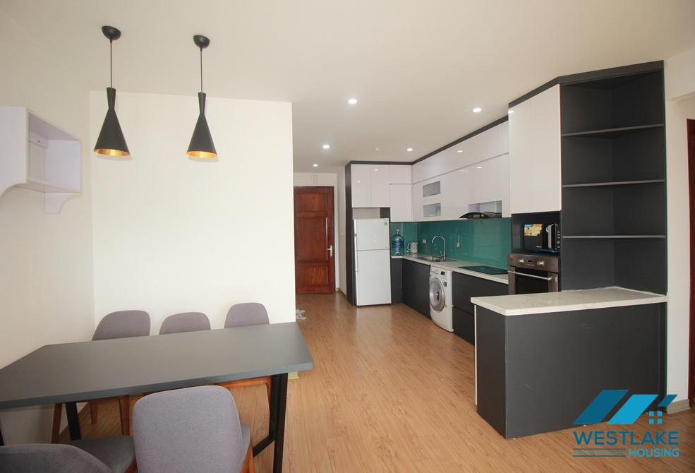 Good price, 2 bedrooms apartment for rent on Au Co area, Hanoi.