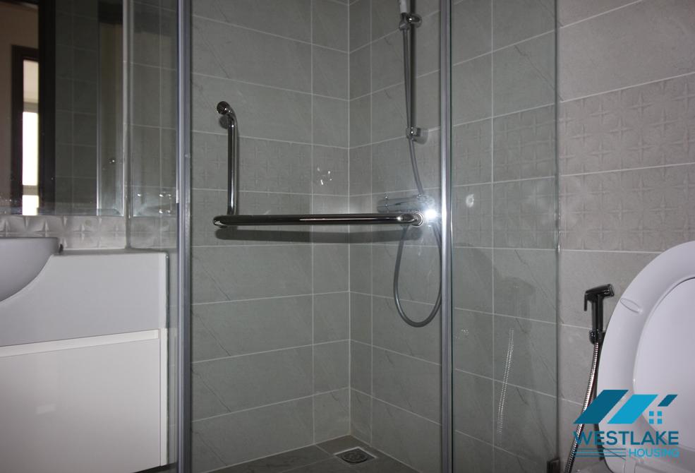 Unfurnished and bright apartment for rent in Vinhome Garden-My Dinh area