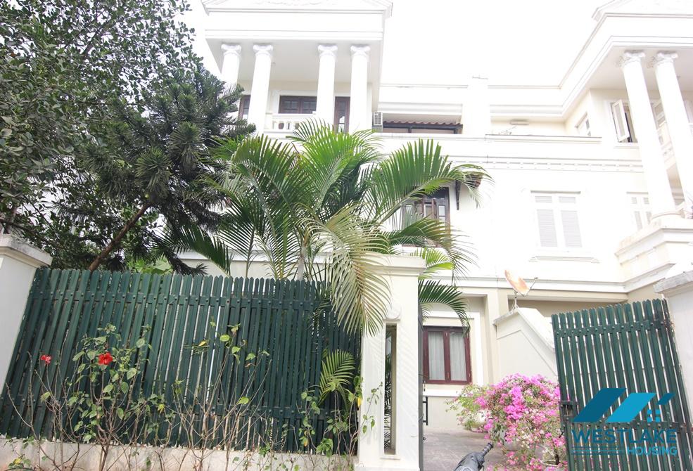 CHO THUÊ NHÀ SÂN VƯỜN ĐẸP  TẠI KHU C CIPUTRA