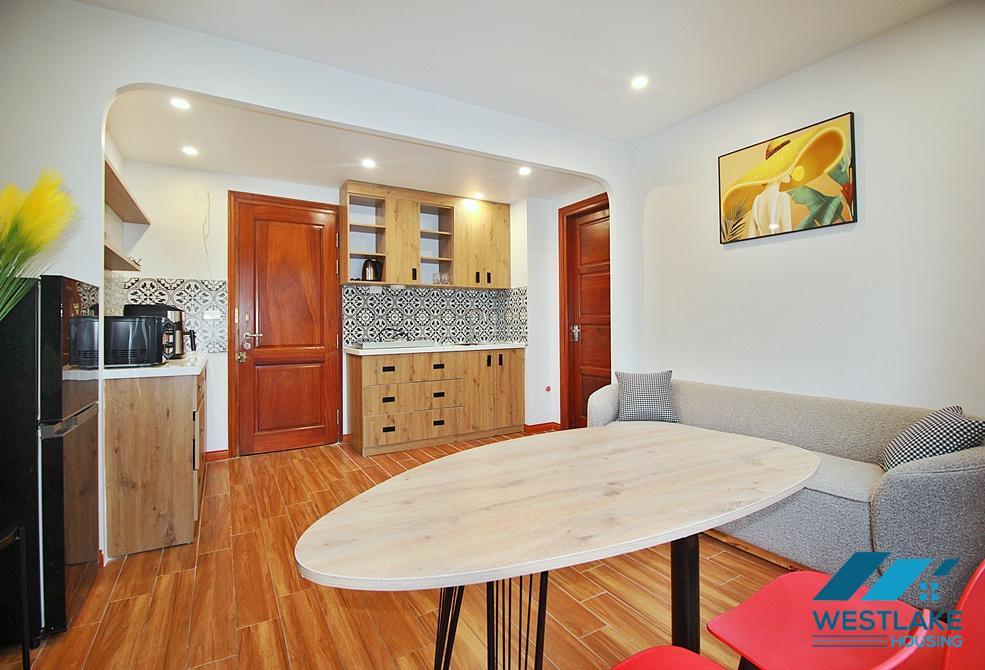 Cho Thuê Căn Hộ Một Phòng Ngủ Mới, Sáng Thoáng Tại Phố Đặng Thái Mai Tây Hồ, Hà Nội.