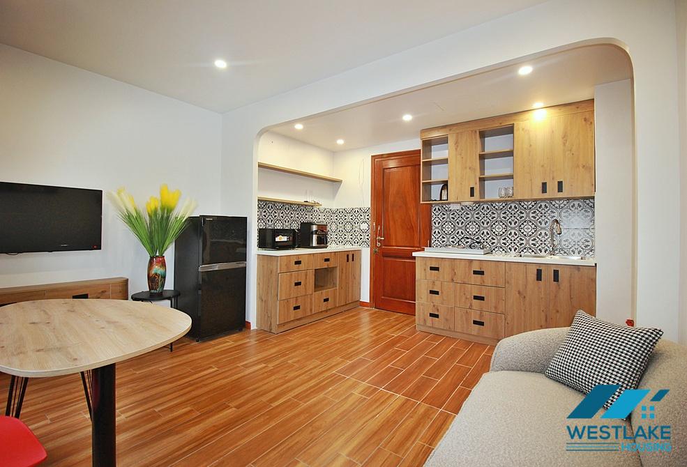 Cho Thuê Căn Hộ Một Phòng Ngủ Mới, Sáng Thoáng Tại Phố Đặng Thái Mai Tây Hồ, Hà Nội.