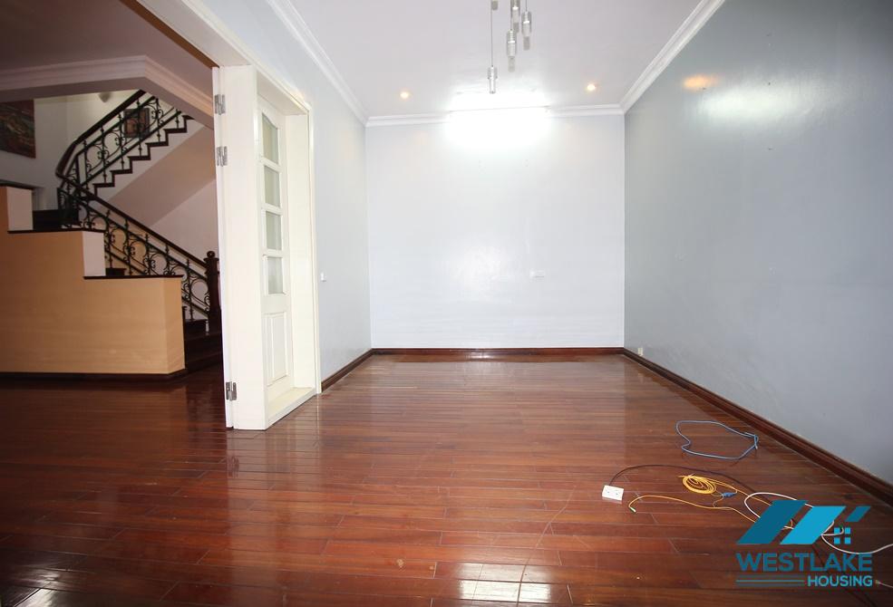 CHO THUÊ NHÀ RỘNG ĐẸP – KHU C CIPUTRA (WESTLAKE)