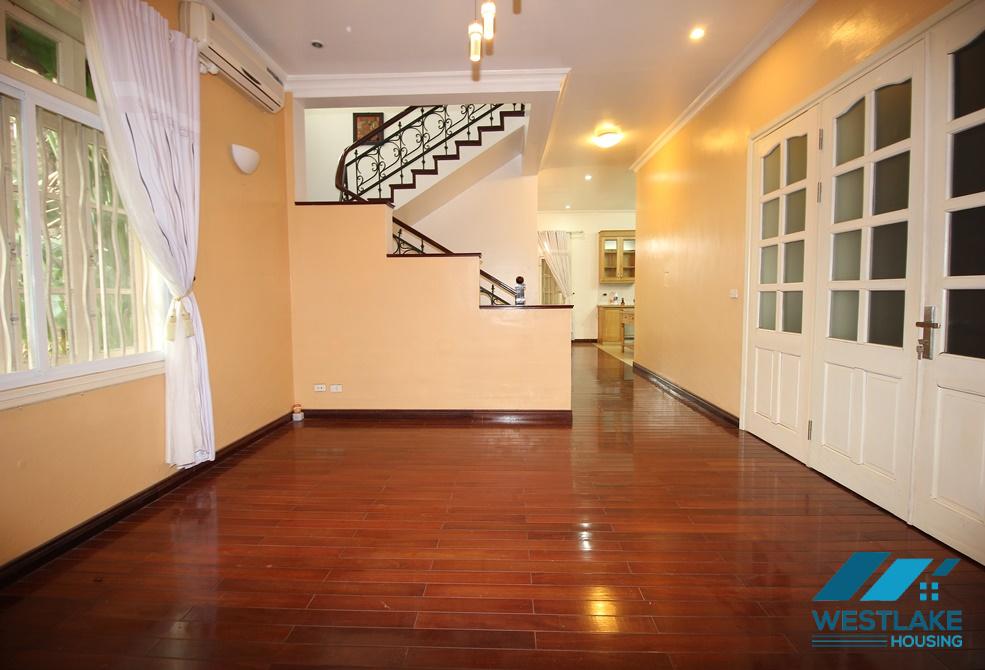 CHO THUÊ NHÀ RỘNG ĐẸP – KHU C CIPUTRA (WESTLAKE)