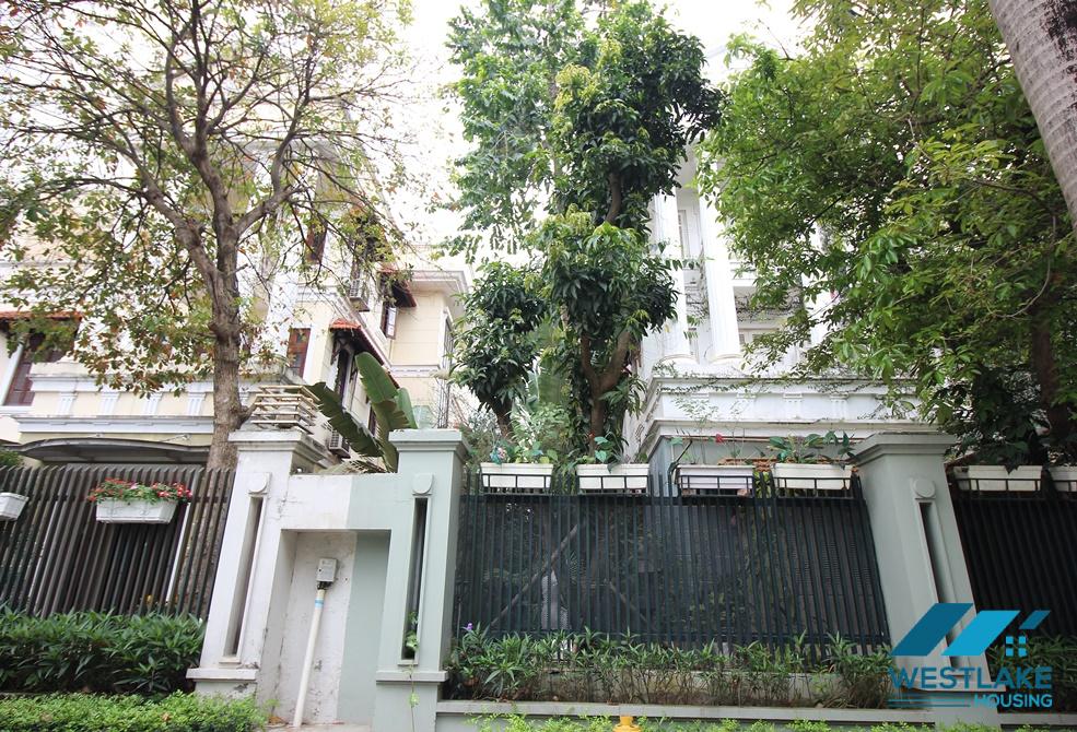 CHO THUÊ NHÀ RỘNG ĐẸP – KHU C CIPUTRA (WESTLAKE)