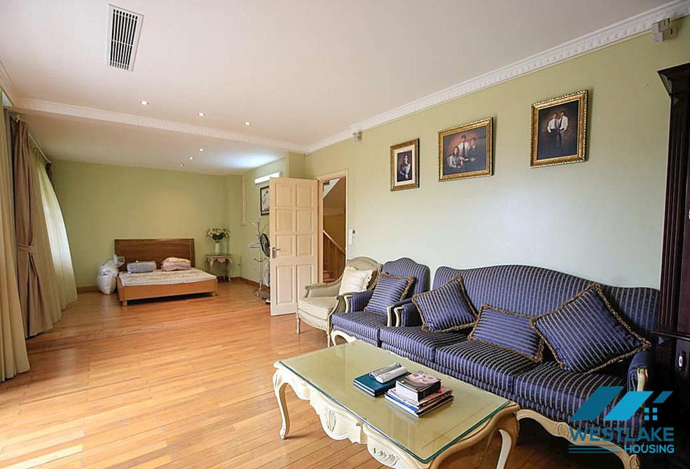 CHO THUÊ BIỆT THỰ 4 PHÒNG NGỦ SANG TRỌNG – KHU C CIPUTRA