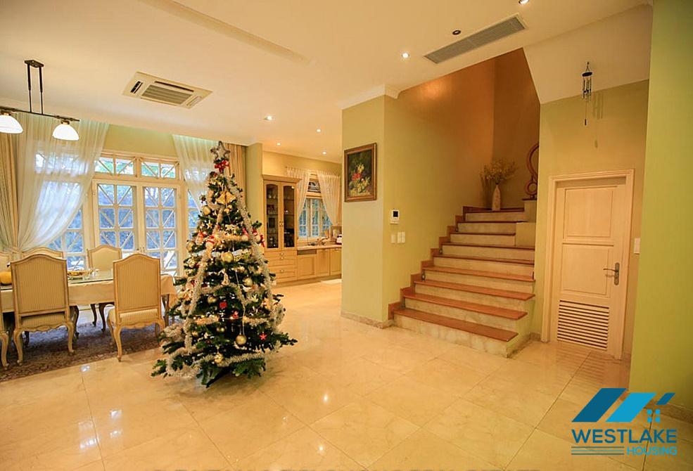 CHO THUÊ BIỆT THỰ 4 PHÒNG NGỦ SANG TRỌNG – KHU C CIPUTRA