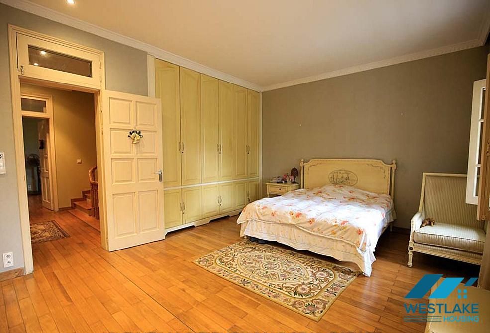 CHO THUÊ BIỆT THỰ 4 PHÒNG NGỦ SANG TRỌNG – KHU C CIPUTRA