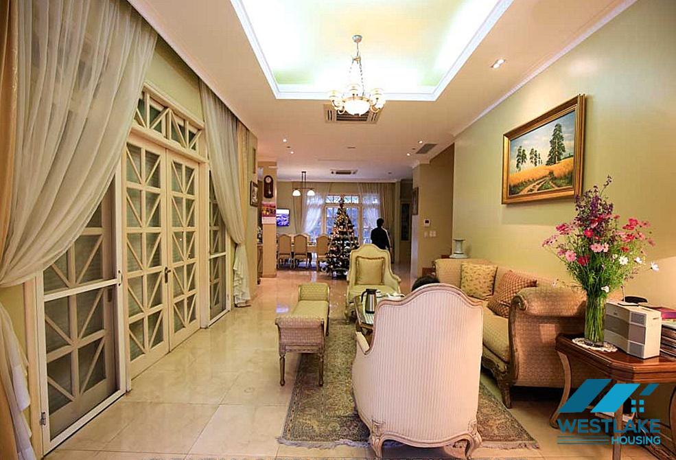 CHO THUÊ BIỆT THỰ 4 PHÒNG NGỦ SANG TRỌNG – KHU C CIPUTRA