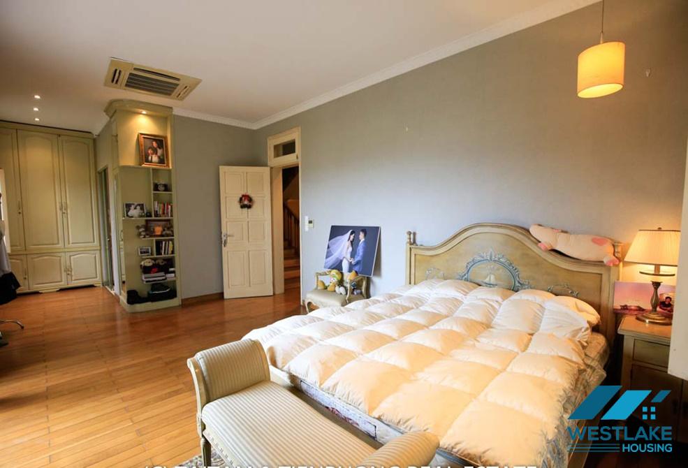 CHO THUÊ BIỆT THỰ 4 PHÒNG NGỦ SANG TRỌNG – KHU C CIPUTRA