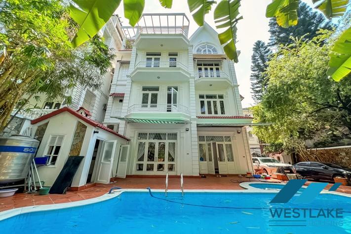 Beautiful villa with swimming pool and courty yard for rent in Tay Ho, Ha Noi