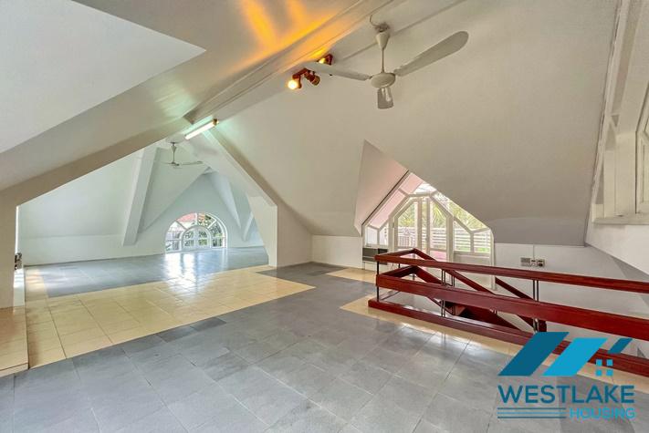 Beautiful villa with swimming pool and courty yard for rent in Tay Ho, Ha Noi