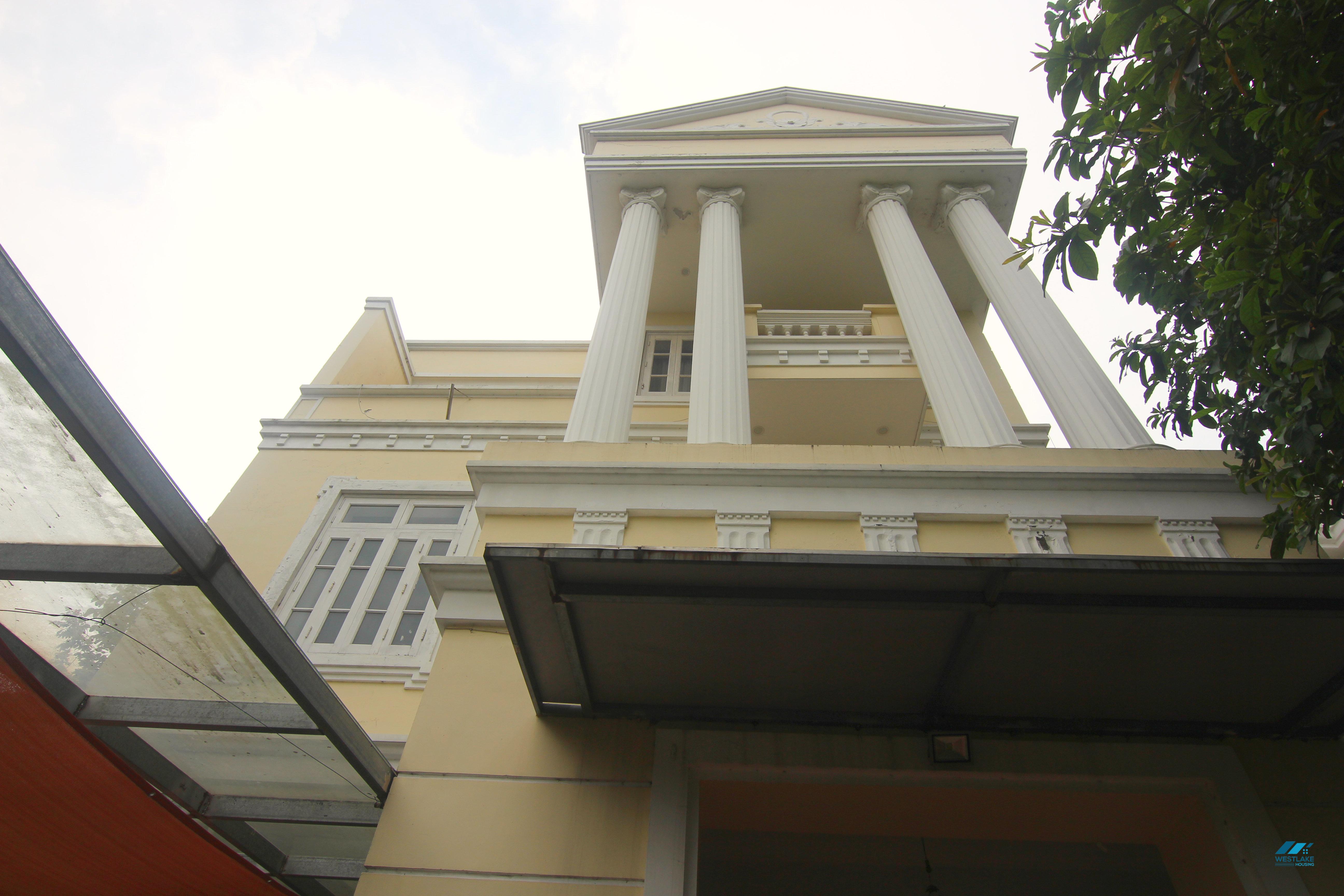 Cho thuê nhà tại Ciputra, Tây Hồ – Vị trí đẹp, gần sân chơi trẻ em