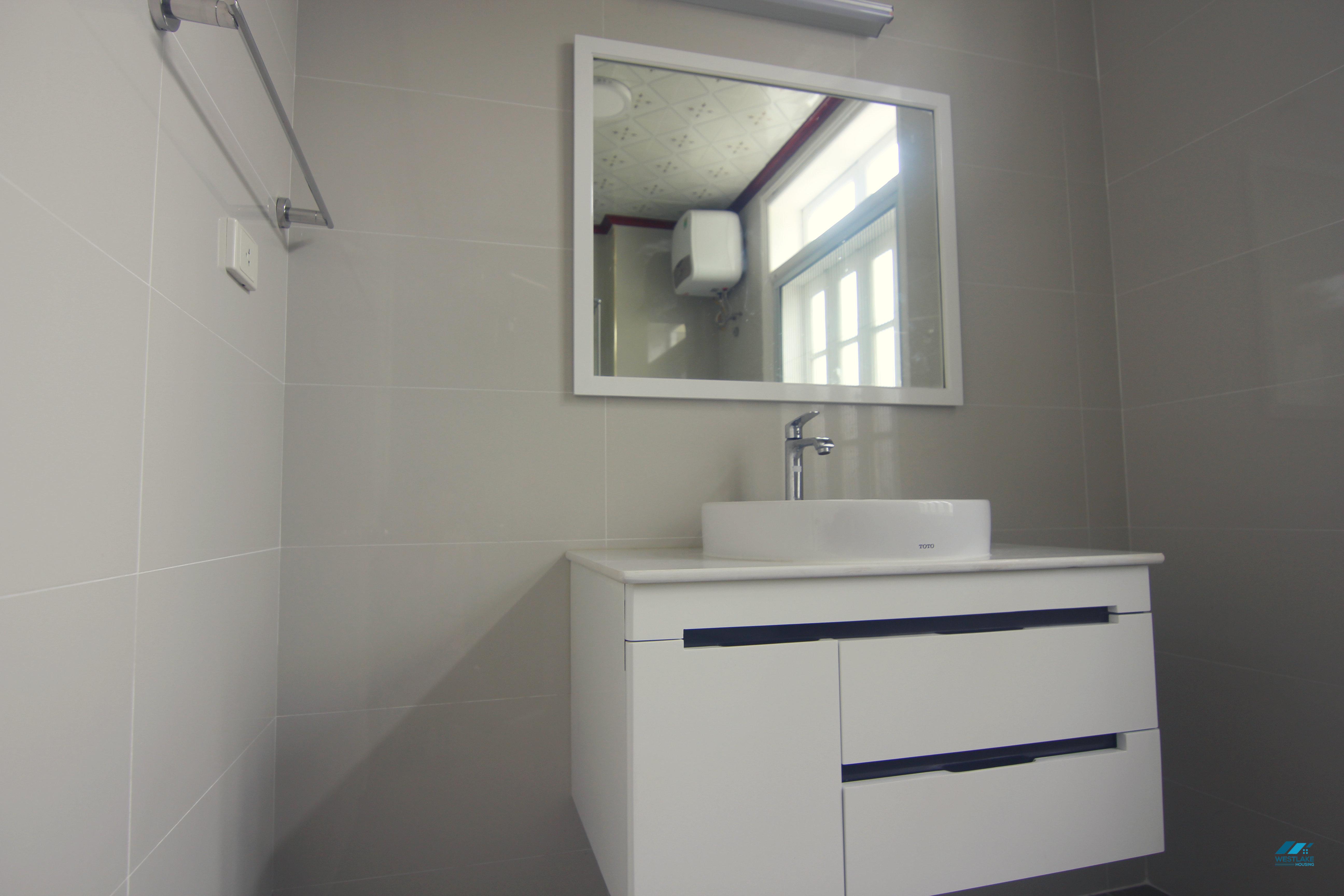 Cho thuê nhà tại Ciputra, Tây Hồ – Vị trí đẹp, gần sân chơi trẻ em