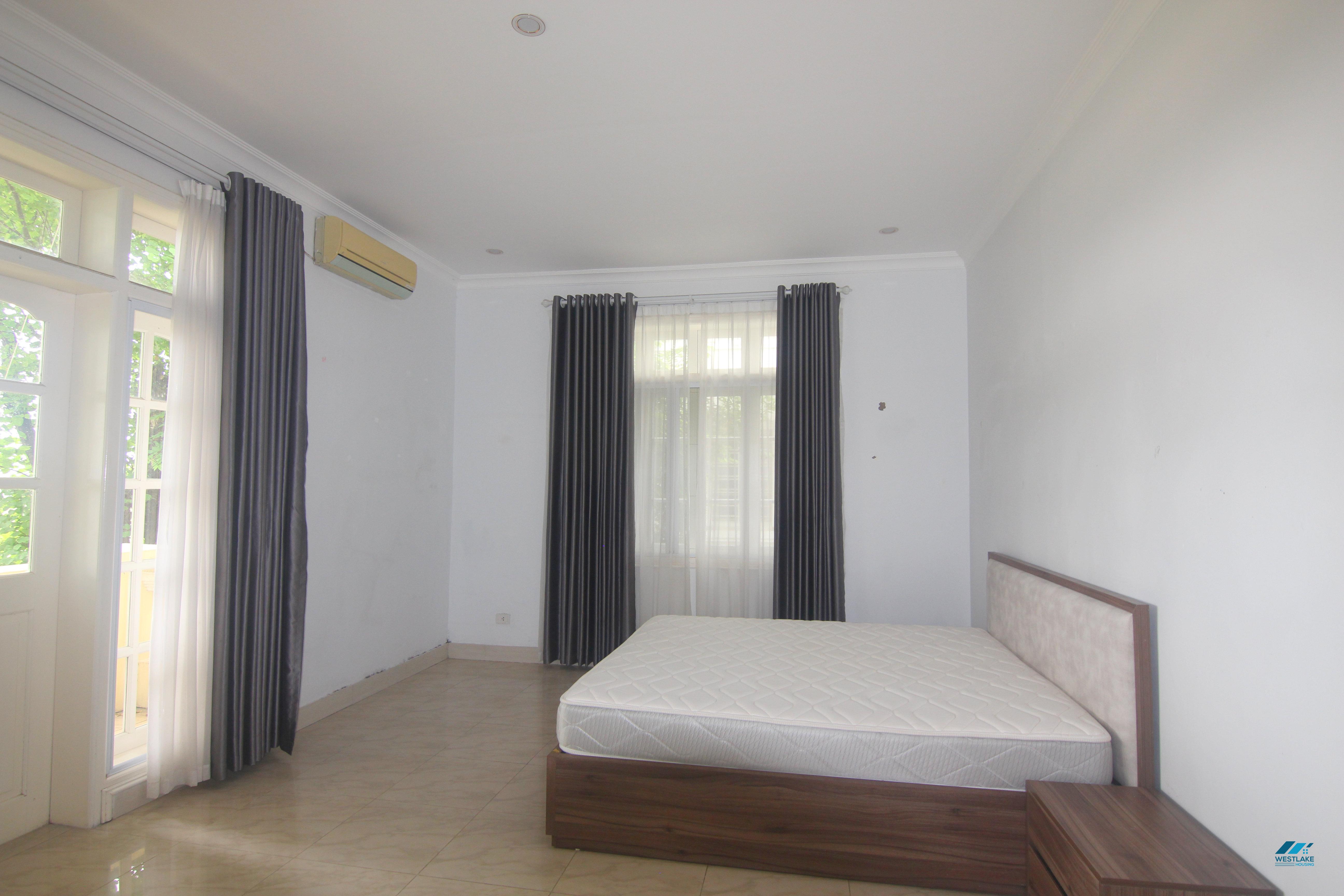 Cho thuê nhà tại Ciputra, Tây Hồ – Vị trí đẹp, gần sân chơi trẻ em