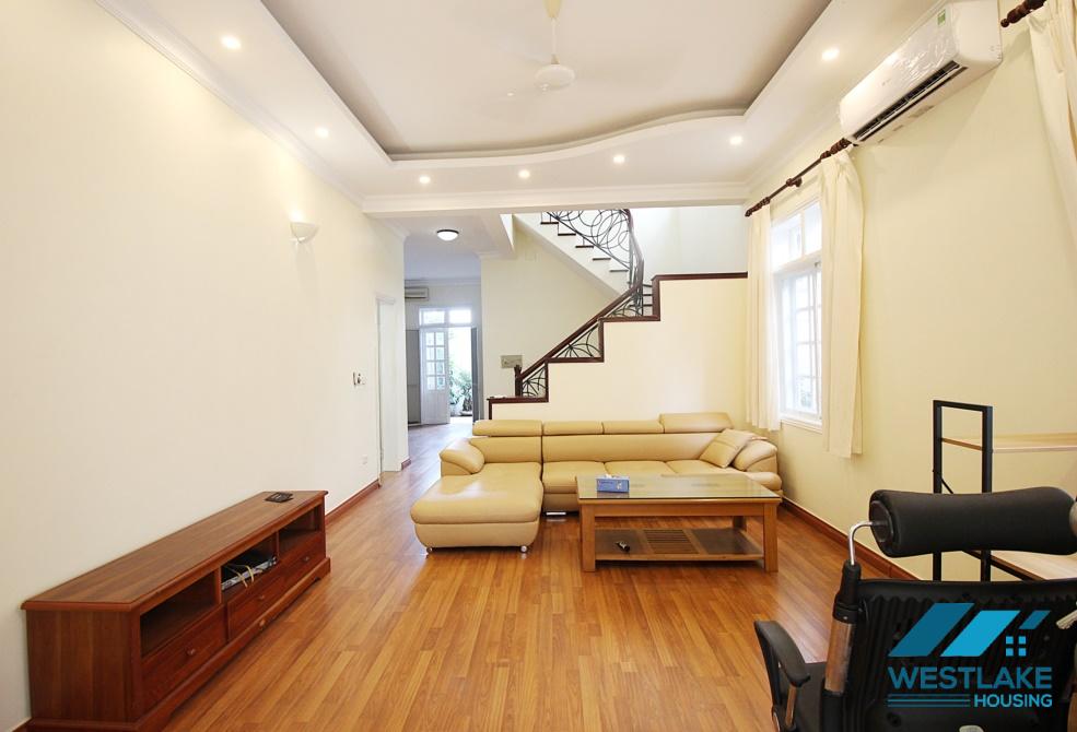 Cho thuê biệt thự đầy đủ nội thất tại khu C – Ciputra, Tây Hồ, Hà Nội