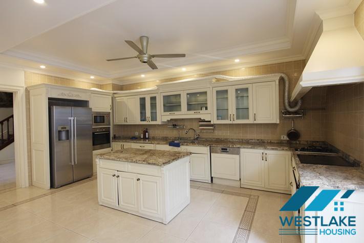 Cho Thuê Nhà 4 Phòng Ngủ Mới Đẹp, Hiện Đại, Ban Công Sân Rộng Thoáng Mát  Tại Tây Hồ, Hà Nội.