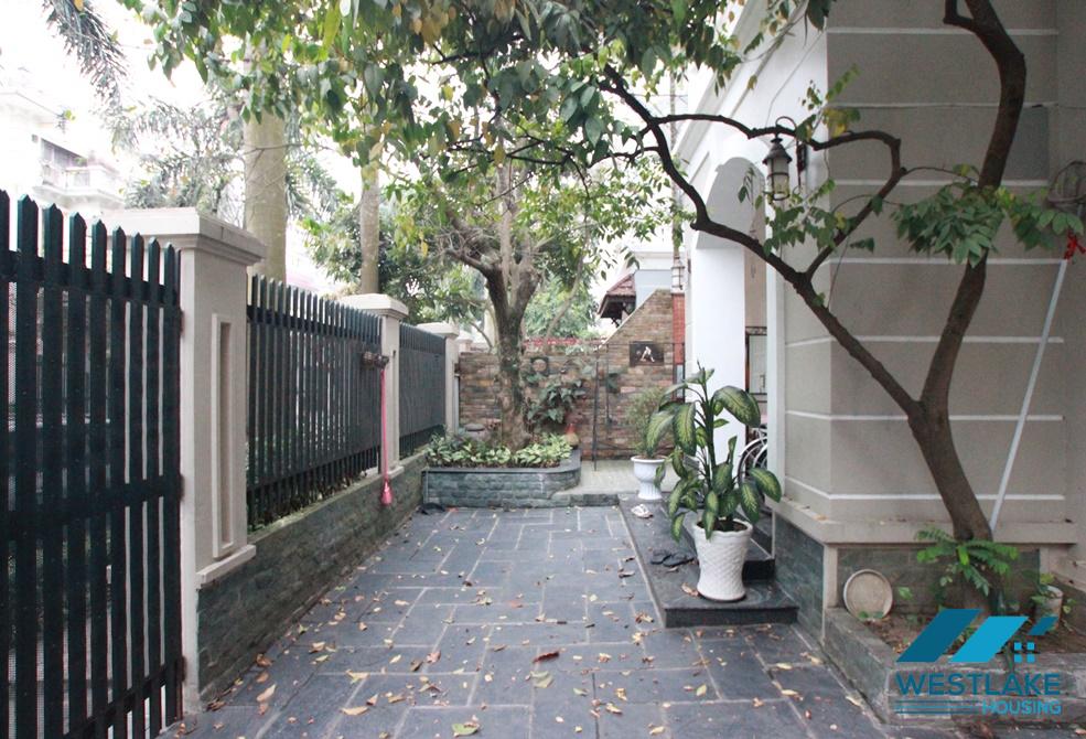 Cho thuê nhà đẹp có hồ bơi riêng tại Ciputra – Tây Hồ, Hà Nội